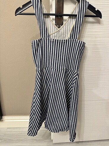 Volan etekli lacivert çizgili elbise - Görsel 3