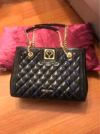 Love moschino rugan çanta