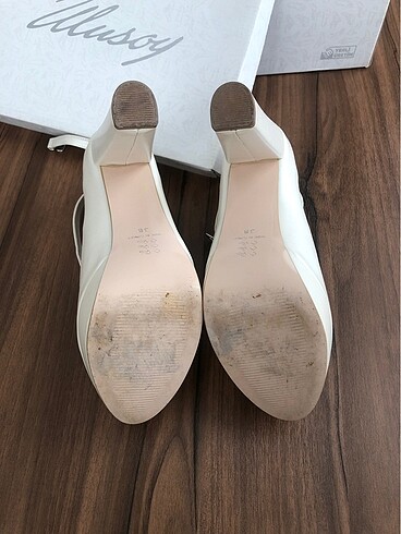 38 Beden beyaz Renk Kalın topuklu ayakkabı