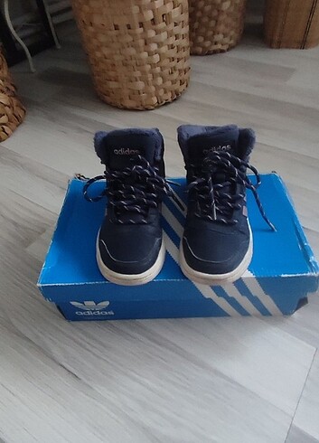 Adidas Orijinalden adidas bot