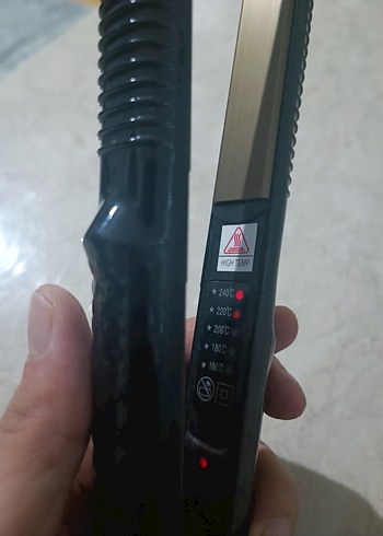 Siyah Saç Düzleştirici Yüksek Isı Ayarlı - Görsel 2