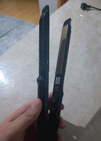 Siyah Saç Düzleştirici Yüksek Isı Ayarlı - Görsel 4