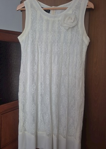 Dantel Detaylı Ekru Kolsuz Midi Elbise - Görsel 2