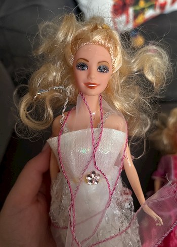 Elbiseli Barbie bebek - Görsel 2