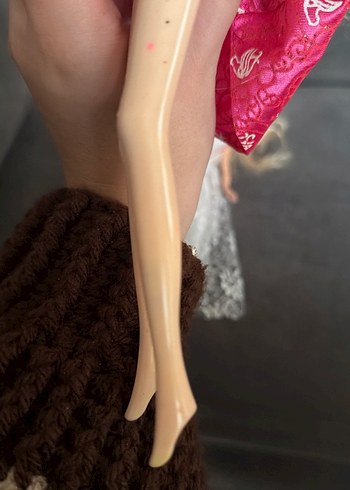 Elbiseli Barbie bebek - Görsel 5