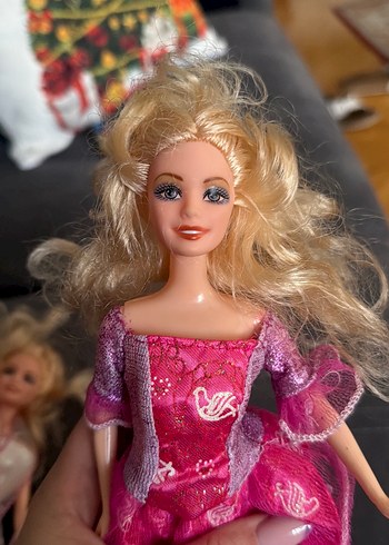 Elbiseli Barbie bebek - Görsel 3