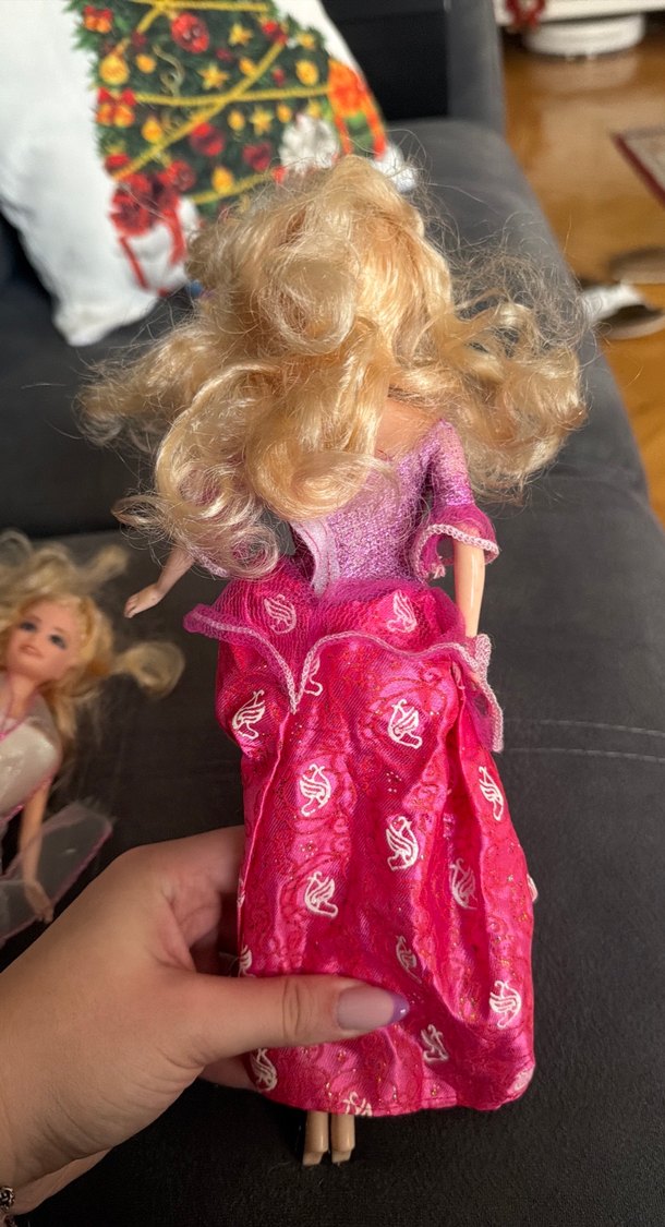 Elbiseli Barbie bebek - Görsel 4