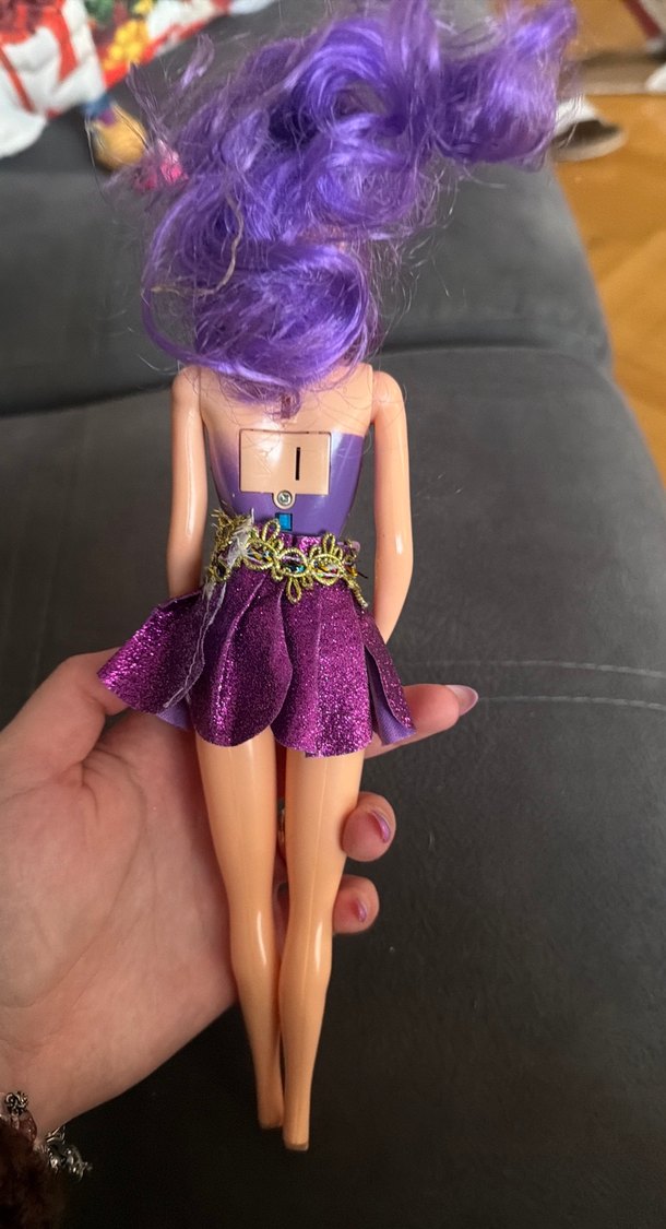 Mor Saçlı Koyu Mor Elbiseli Bebek - Görsel 2