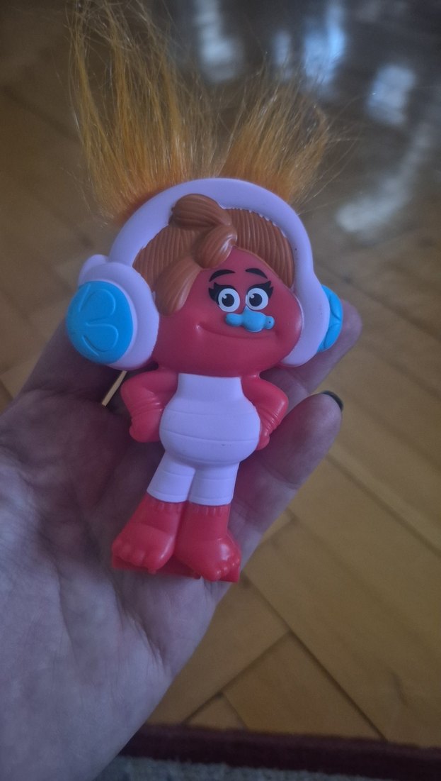 Renkli Kulaklıklı Aksiyon Figürü - Görsel 3