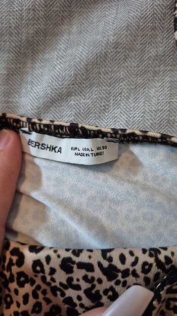 l Beden çeşitli Renk Bershka leopar crop