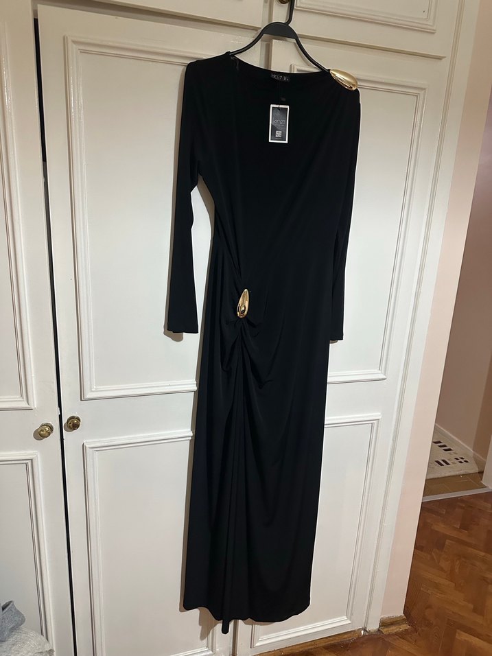 Siyah Uzun Kollu Drapeli Uzun Elbise - Görsel 3