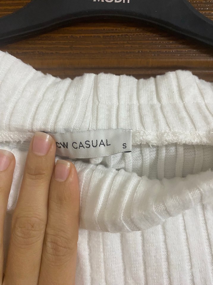 Kadın Beyaz Piliseli Rahat eşofman pantolan - Görsel 3