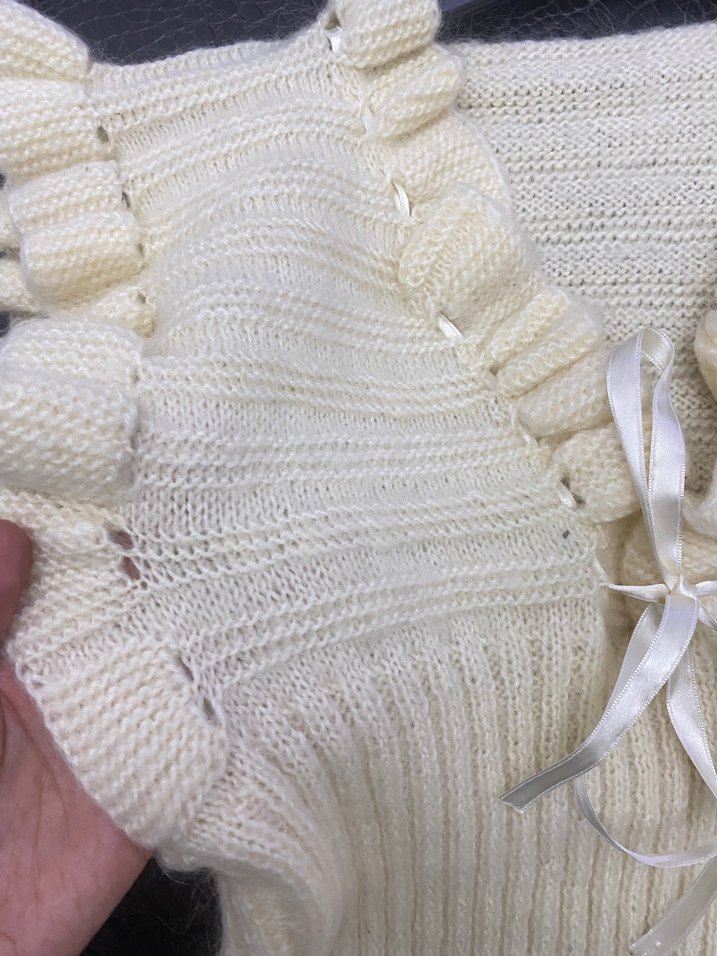 V Yaka Krem Örgü Kolsuz Kadın Süveter - Görsel 2