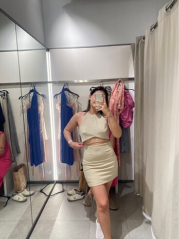 Zara Zara. 1kere giyildi