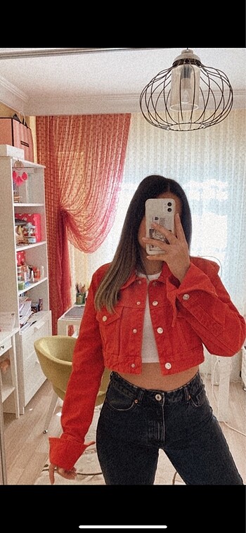 m Beden kırmızı Renk Sadece 3 defa giydim. Crop ceket