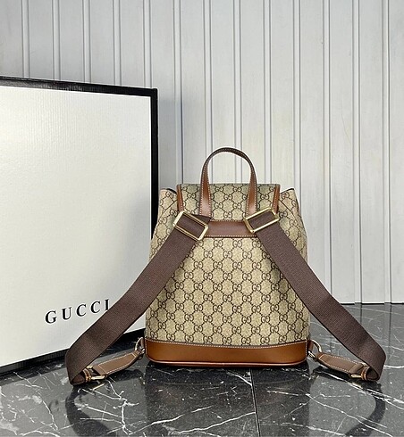  Beden Gucci Backpack with Interlocking G in GG Supreme