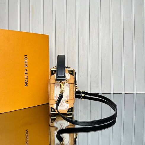  Beden beyaz Renk Louis Vuitton Side Trunk Bag