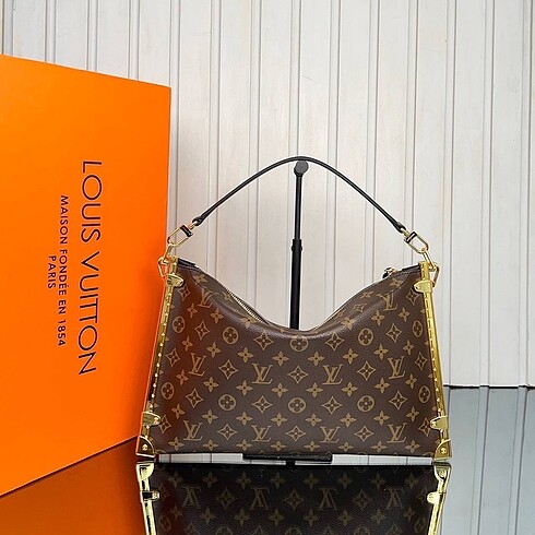Beden Louis Vuitton Lucky Trunk Bag