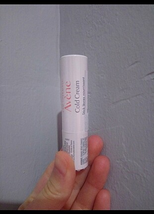 Avéne lips stick 