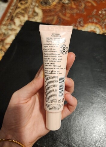  Beden NYX Bare with me 
