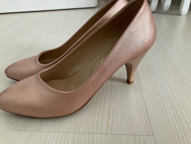 40 Beden Pudra renk stiletto