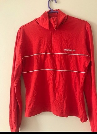 Adidas üst.
