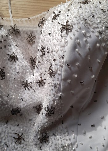 İşlemeli Taşlı Straplez Beyaz gelinlik - Görsel 4