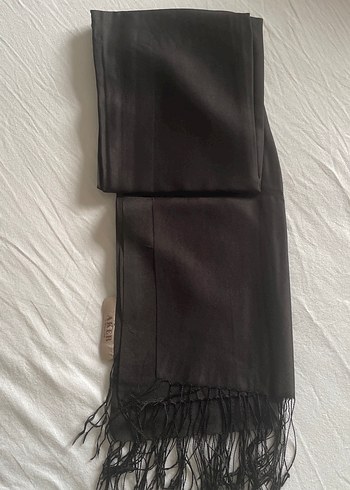 Siyah İpek Şal