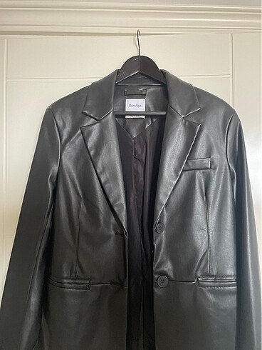 xs Beden BERSHKA DERİ BLAZER VATKALI XS