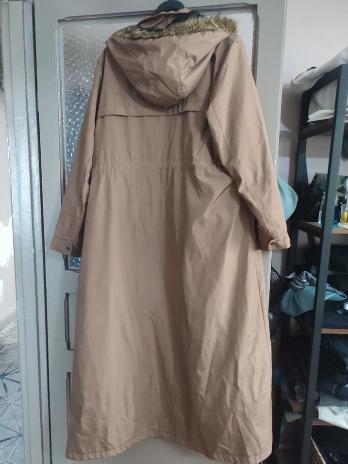 Kadın Kaban Kürklü Detaylı - Görsel 3