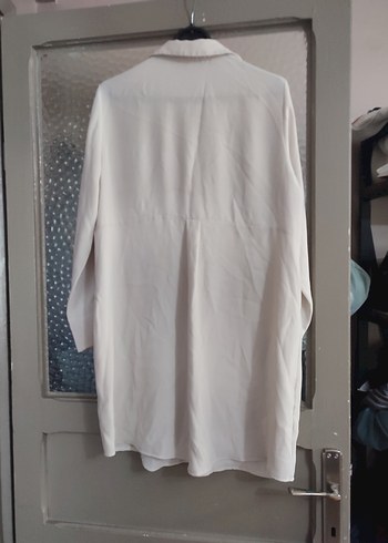 Düğmeli Beyaz Uzun Gömlek - Görsel 2