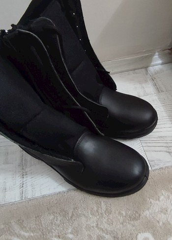 Siyah Erkek  Bot - Görsel 2