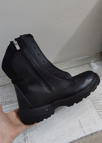 Siyah Erkek  Bot - Görsel 3