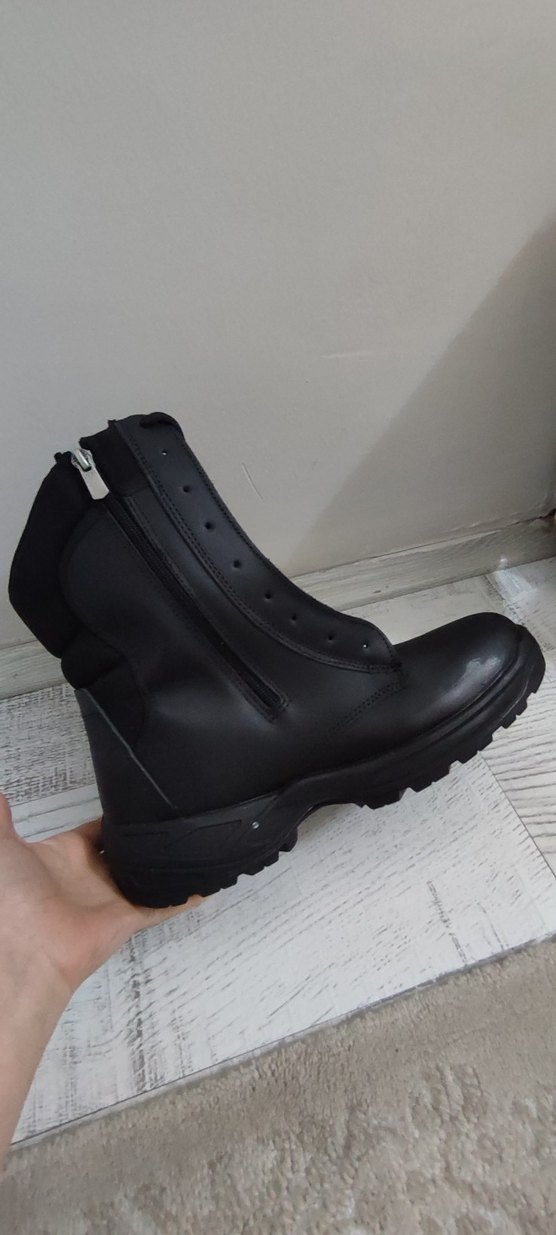 Siyah Erkek  Bot - Görsel 3