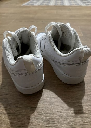 38 Beden beyaz Renk Nike Court Borough Low Gs Beyaz Bağcıklı Kadın Spor Ayakkabı