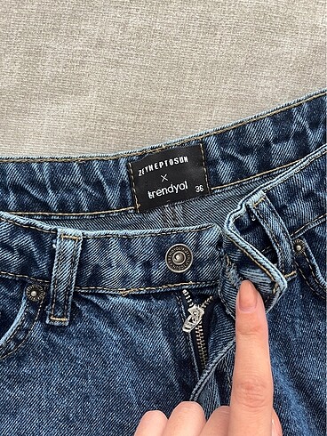 Trendyol & Milla Trendyolmilla x Zeynep Tosun Mavi Denim Kot Şort
