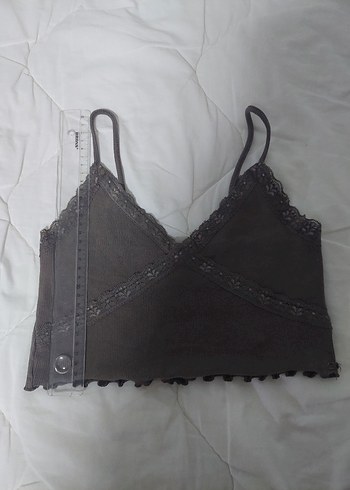 Dantel Detaylı Kahverengi V Yaka İnce Askılı Üst - Görsel 2