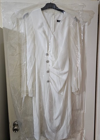 Tasarım Beyaz Uzun Kollu Drapeli Kadın Elbise - Görsel 3