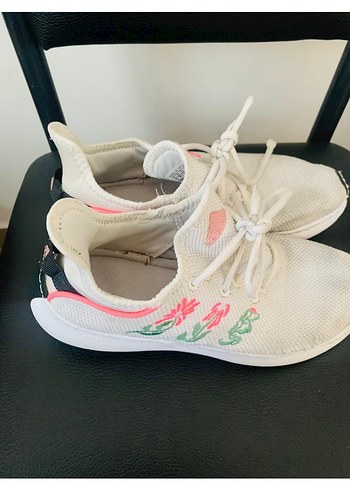 Adidas Beyaz Pastel Desenli Adidas Spor Ayakkabı