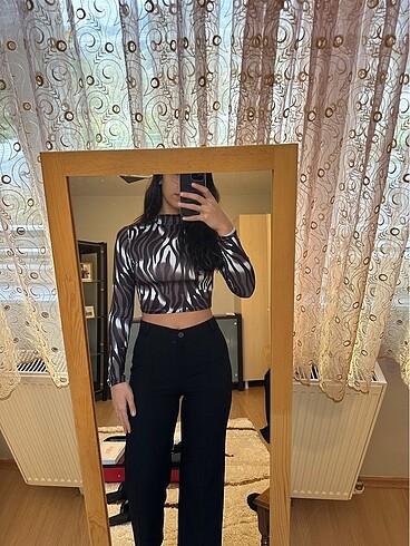 Desenli uzun kol crop - Görsel 3