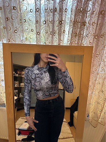 Yılan desenli bluz - Görsel 3