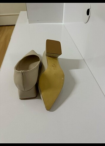 37 Beden Stiletto