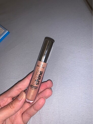 essence lip gloss