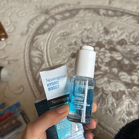 Beden Neutrogena hydro boost serum