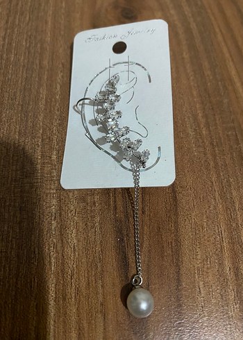 Zincir Detaylı Uzun Gri kıkırdak küpe