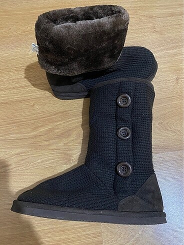 37 Beden Ugg bot