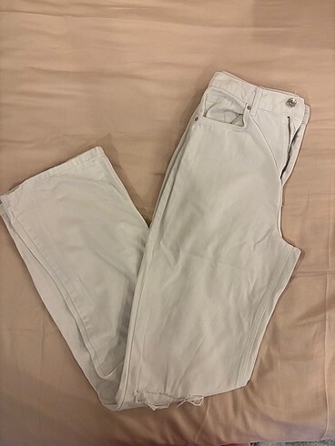beyaz yırtık pantalon