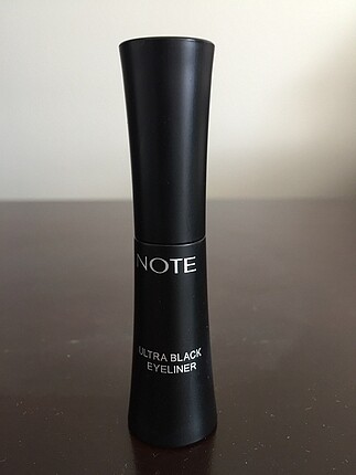 note eyeliner