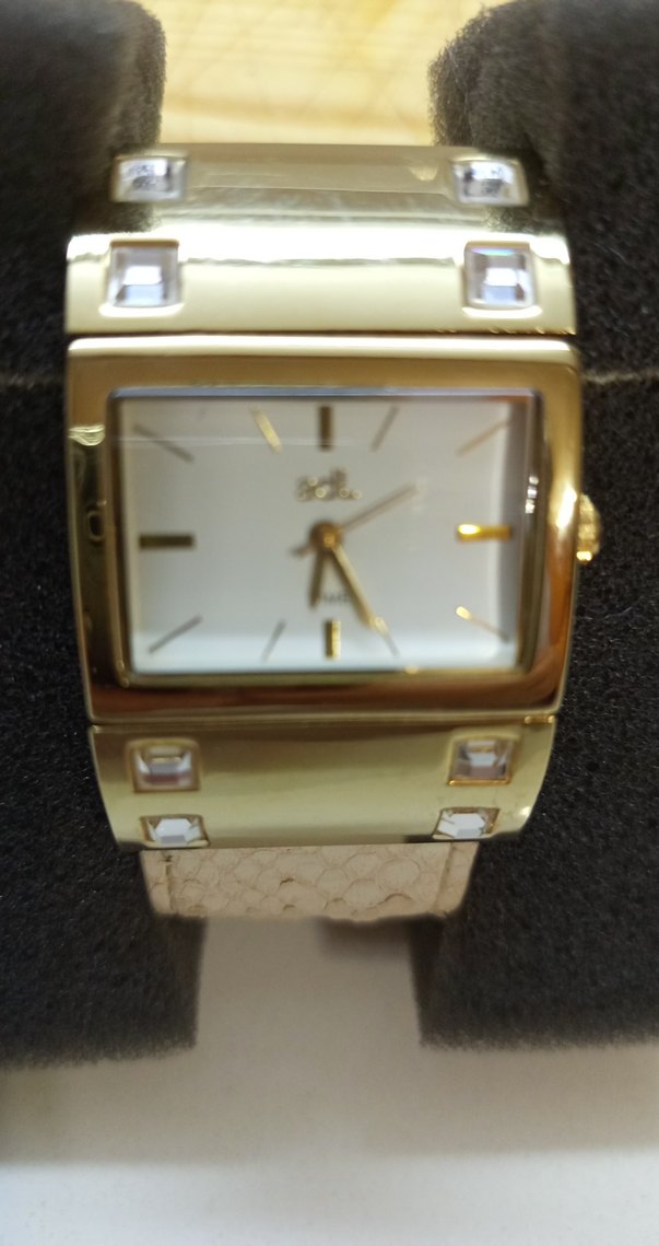 Altın Renkli Kadın Saat Buckle Detaylı - Görsel 2