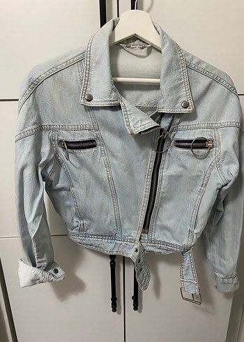 Dikişli Mini Mavi Denim Ceket